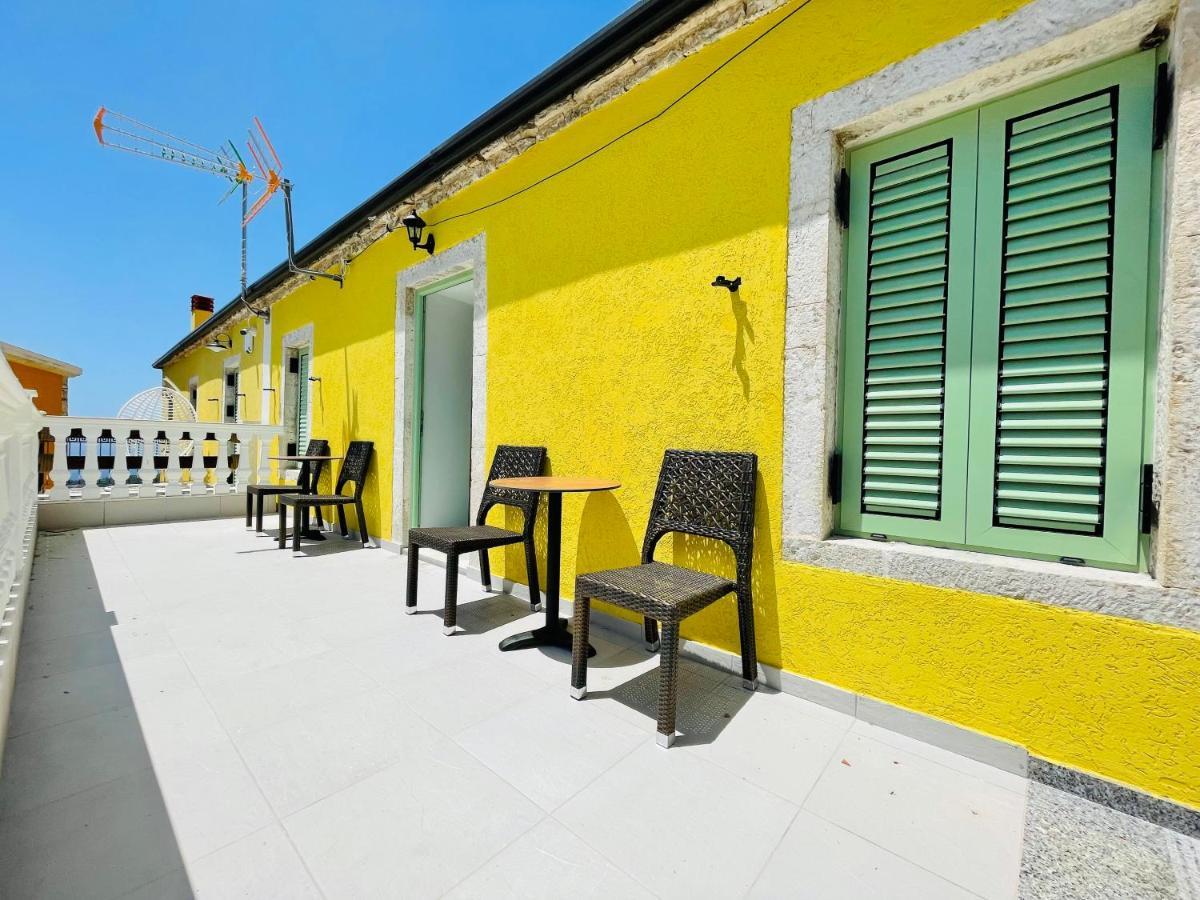 Mpolanos Guesthouse Himarë Exteriér fotografie