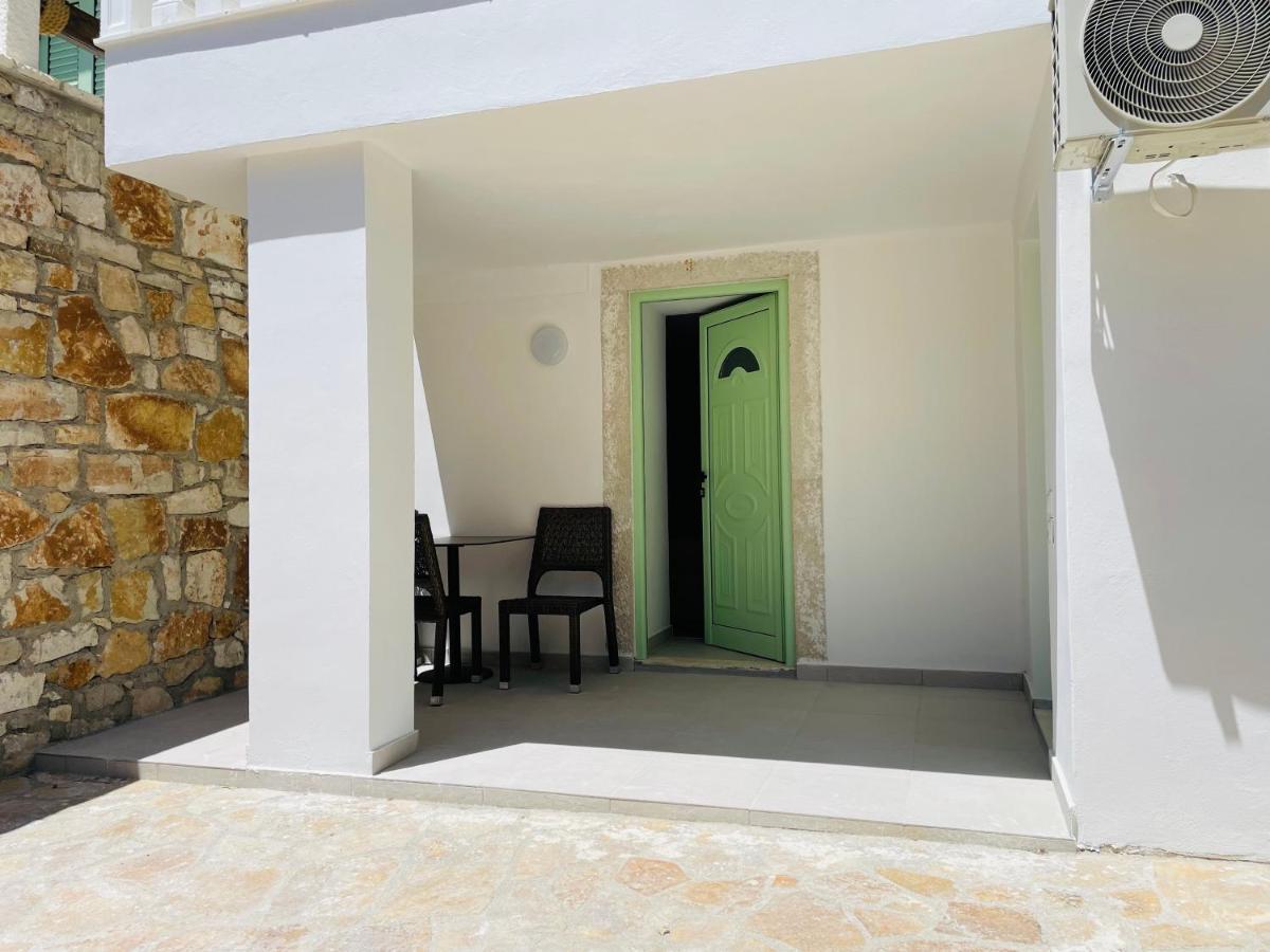 Mpolanos Guesthouse Himarë Exteriér fotografie