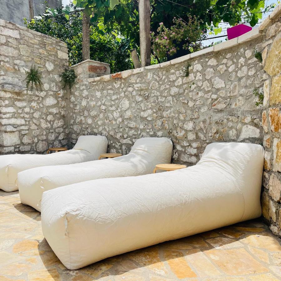 Mpolanos Guesthouse Himarë Exteriér fotografie